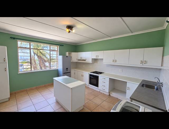 2.5 BEDROOM APARTMENT FOR SALE IN GLENWOOD